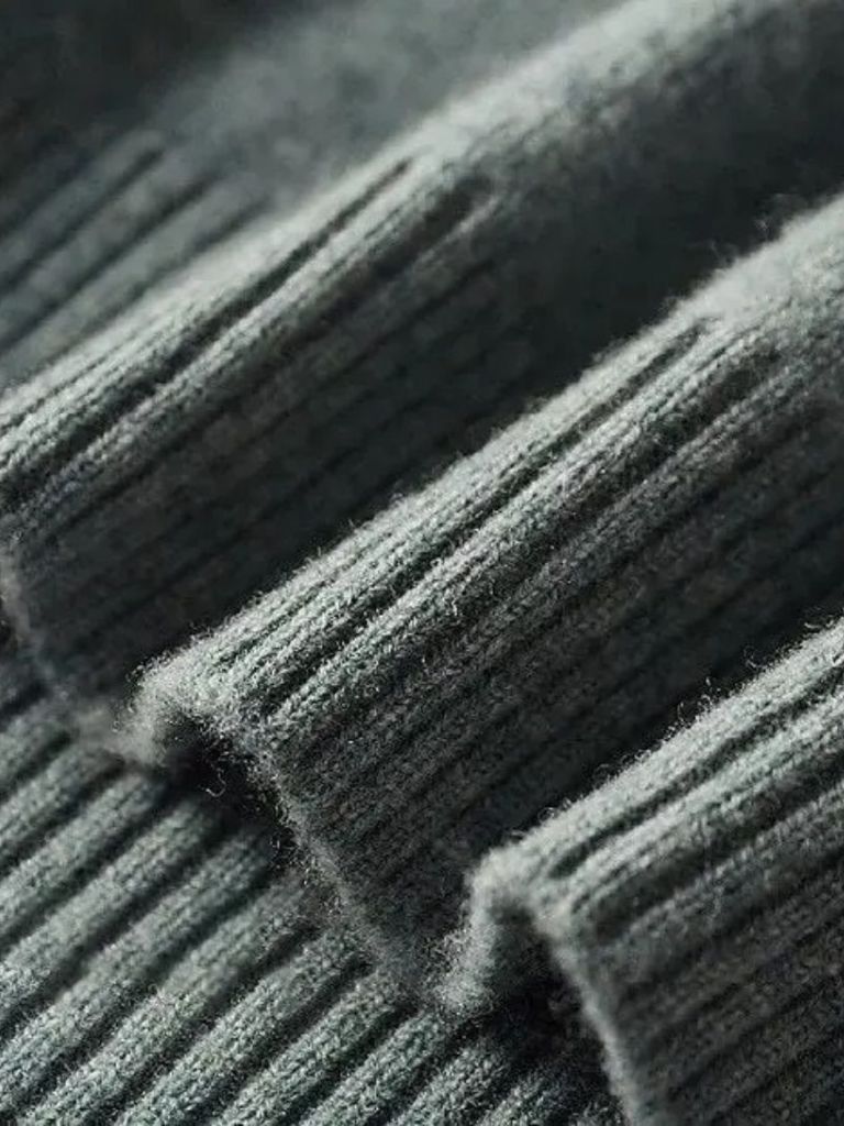 100% Merino Wool Turtleneck Sweater - Manly Man