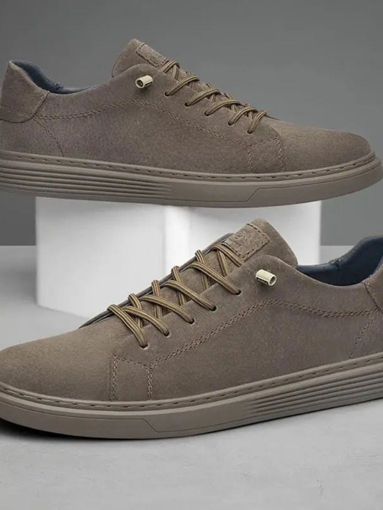 Braune Wildlederschuhe - Manly Man